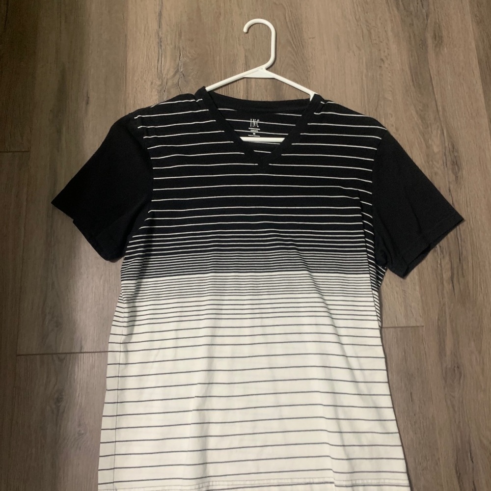 I.N.C T Shirt men Medium